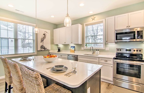 Cedar Neck House | 'Shell Cottage' w/BBQ: 4 Mi to Bethany Beach!