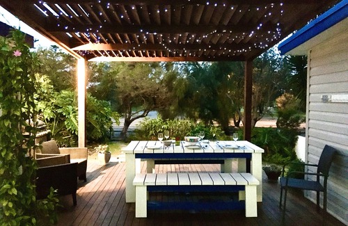 Shellharbour House | Shellharbour Beach Cottage-1 min walk to Flags - 10min walk to Shellcove-REDUCED