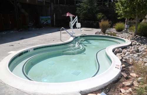 Gordonsville Cabin | Shenandoah Crossing, Gordonsville, Virginia, 2 Bedroom Resort Cabin