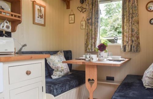 Dursley House | Shepard's Hut
