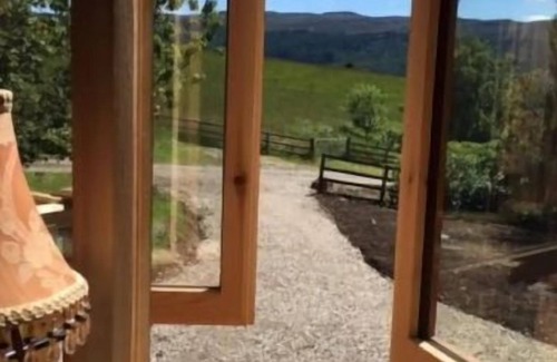 Balnain House | Shepherds Hut by Interhome
