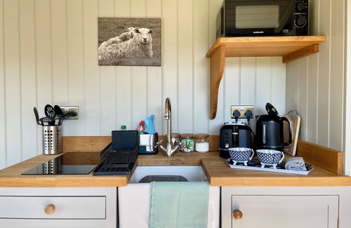 Mangotsfield Cabin | Shepherds Hut in the Cotswolds