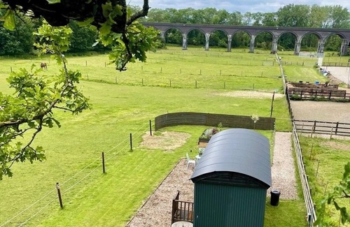 Mangotsfield Cabin | Shepherds Hut in the Cotswolds