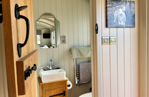 Mangotsfield Cabin | Shepherds Hut in the Cotswolds