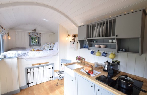 Woodbridge Cottage | SHEPHERDS PIGHTLE, pet friendly, with open fire in Hollesley