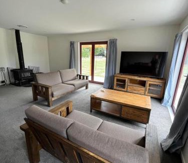 Hanmer Springs House | Sherwood Ranch Cottages - 405 Woodbank Road