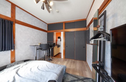 Nishiikebukuro Apartment | Shiinamachi House