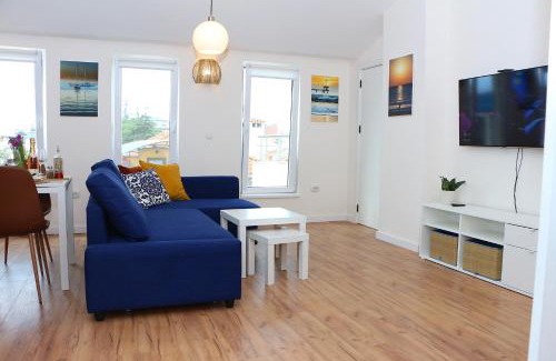 Burgas Center Apartment | Shik & Chic in the Heart of Burgas # 5min from beach