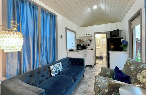 Redmond House | ShinyTiny Home in the Heart of Redmond with Stunning Backyard- Pet Friendly!