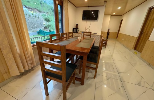 Shimla House | Shivam Homestay 3BR with Orchard view by Homeyhuts