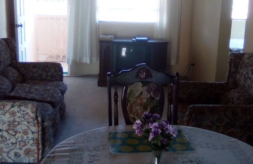 Coverley Hotel | Shonlan Inn and Apartments