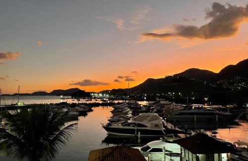 Parque das Palmeiras Apartment | Shopping Piratas, vista para o mar, estacionamento