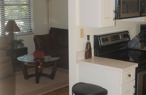 Laurel Villa | SHORE ACRES- Less than a mile to Nokomis Beach