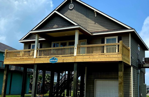 Port Bolivar House | "Shore Beats Work" Stunning Home w/Ocean View, Near Beach - 3BR/2BA