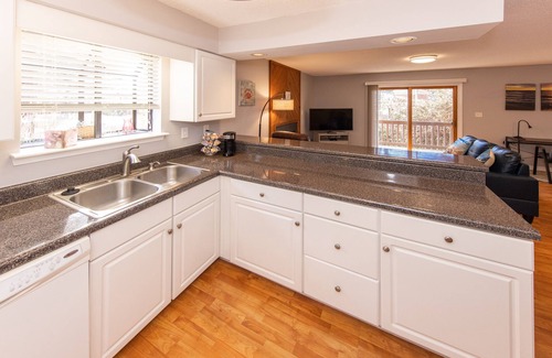 Northeast Virginia Beach Condo | Shore Breakaway Condo - Monthly Rental - Chic's Beach
