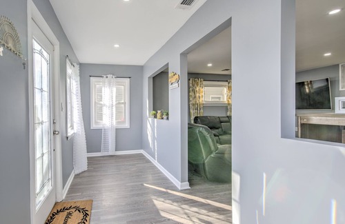 Keansburg House | Shore house Family Vacation Home, NJnPet Friendly, 5-min walk to the theme park!
