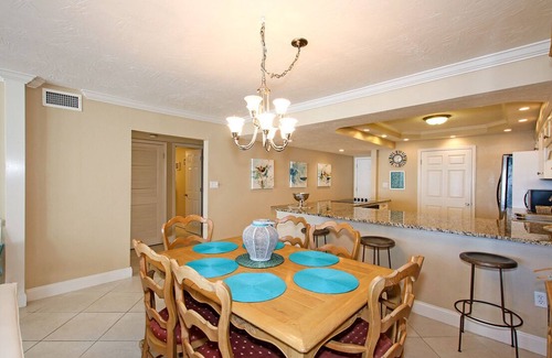 Holiday Isle Condo | Shoreline Towers 2063 spacious unit with great views of beach and water