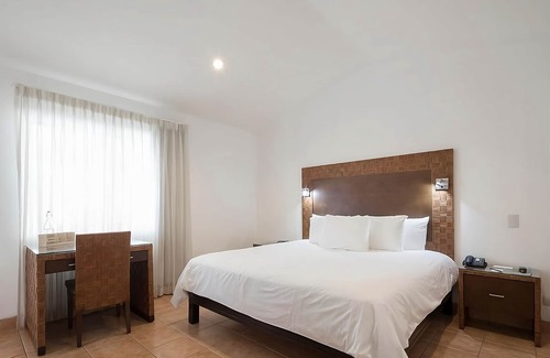 San Jose Hotel | Short Distance From The Well Known Sites! Complimentary Parking, Pets Allowed