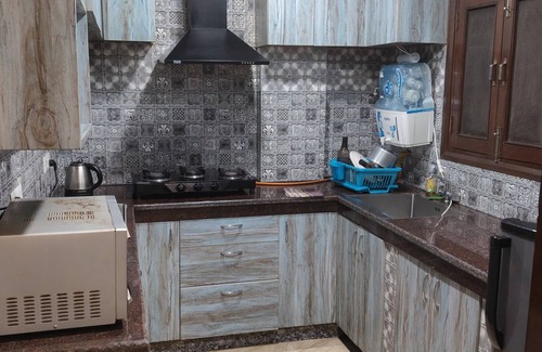 Malviya Nagar House | Short Stay Apartment Saket (Max)