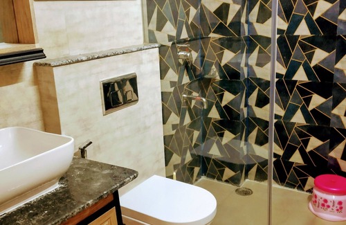 Malviya Nagar House | Short Stay Apartment Saket (Max)