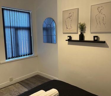 Rusholme Apartment | Short Stayzzz
