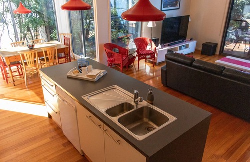 Torquay House | Short walk to surf, shops and all the best things Torquay has to offer