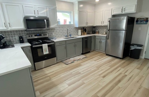 Port St. Joe Condo | Short Walk to beautiful St Joe Bay and Historic downtown Port St Joe.