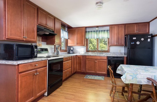 Point Judith House | Short Walk to Roger Wheeler Beach/Sand Hill Cove Beach!