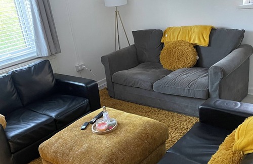 Townhill House | Shot let and comfortable