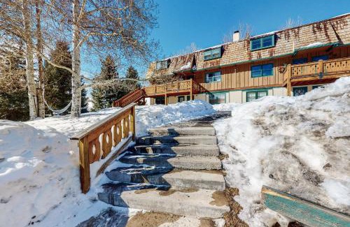 Vail Hotel | Shredders & Hikers Delight