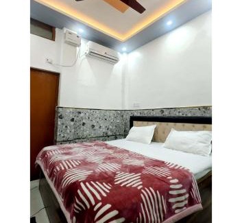 Ayodhya House | Shri Bhagwati Paying Guest House