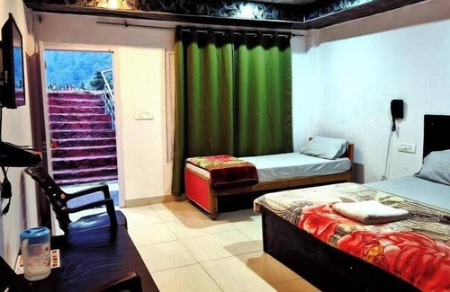 Sitapur Hotel | Shri Narayan Resort