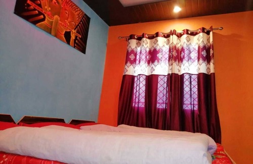 Sitapur Hotel | Shri Narayan Tourist Lodge