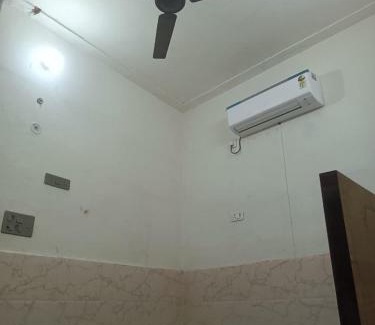 Faizabad House | Shri Ram Janam Homestay 300 Meter from Ram Mandir