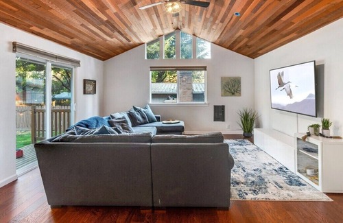 Westgate House | Shuffleboard Shack, EV Charger, fenced yard & A/C!