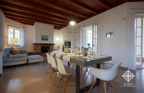 Ispica Villa | Sicily Summer Breeze - Deluxe Villa with Pool