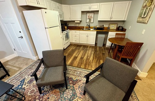 St. Elmo Improvement League Apartment | Side of Lookout Mtn-Prvt Open Concept APT-Chatt Vistas