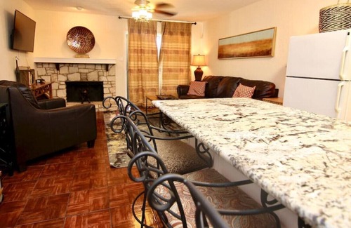 Canyon Lake Condo | Sierra Bella | Sleeps 4 | Near Canyon Lake | WiFi