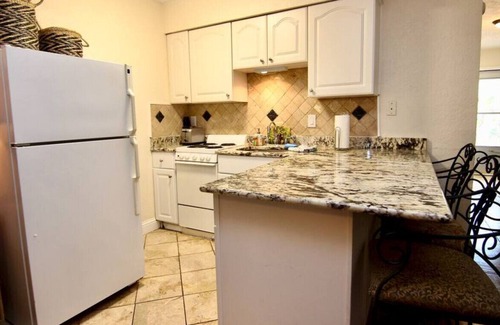 Canyon Lake Condo | Sierra Bella | Sleeps 4 | Near Canyon Lake | WiFi