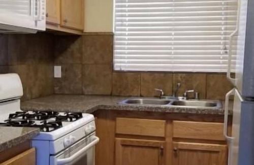 Bloomington Hotel | Sierra Crossing Motel