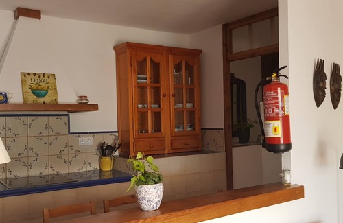 Prado del Rey House | Sierra de Grazalema, 2-6 people, town center, pool, garden, wifi.