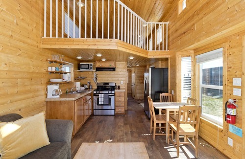 Mammoth Lakes Cabin | Sierra Meadows Ranch – A Cozy Retreat with Mountain Views in Mammoth Lakes