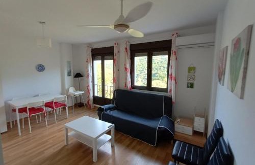 Guejar Sierra Apartment | Sierra y Silencio Nómada, WIFI, Trastero y Garaje