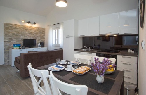 Veliki Drvenik Apartment | SIESTA, a house in the nature on the island