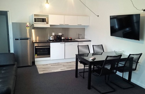 Sale Hotel | Siesta Central Apartments