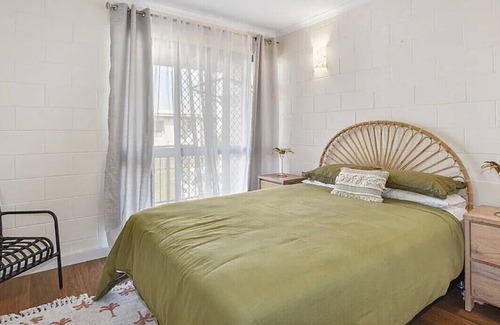 Belgian Gardens Apartment | Siesta Getaway Townsville