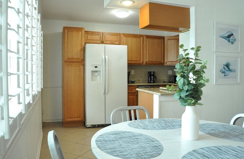 Siesta Key Condo | Siesta Key, Private Crescent Beach 2/2 Getaway