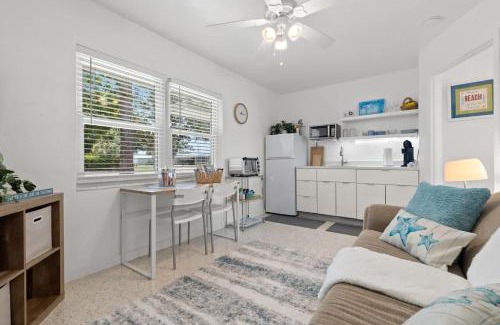 Sarasota House | Siesta Keys Neighbor 5min to Beach - Entire Suite Apartment