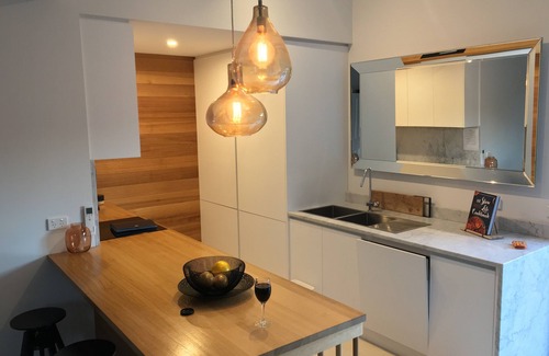 Devonport House | Signature on Gunn