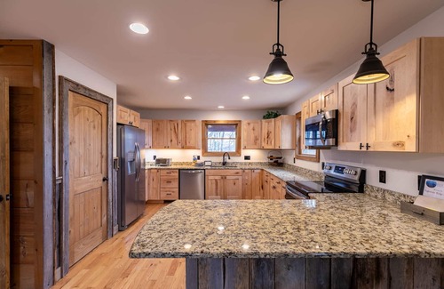 Banner Elk House | Signature Ridge Lodge - Beautiful cabin between Banner Elk and Valle Crucis Game room downstairs!